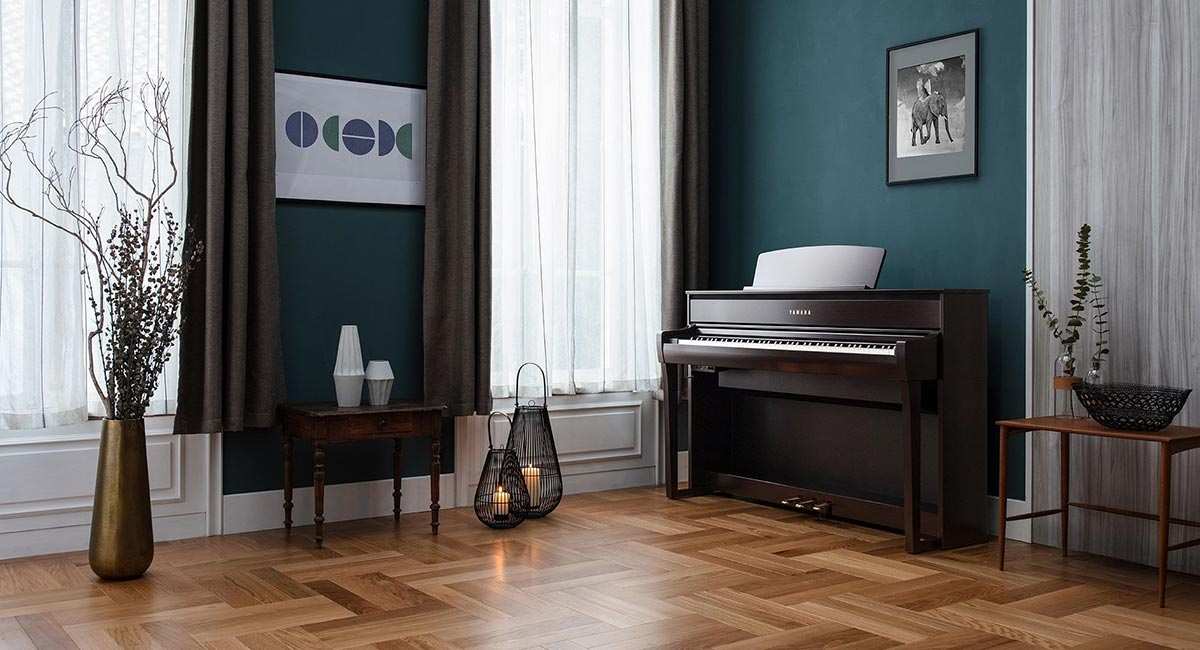 Yamaha CLP-775 in Home Environment
