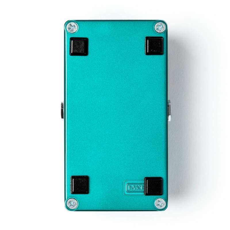 Strait Music - MXR Bass Chorus Deluxe Pedal