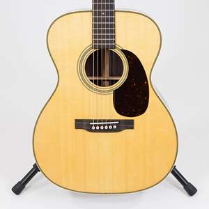 Martin Standard Series 000-28 Acoustic Guitar - Spruce Top with Rosewood Back and Sides
