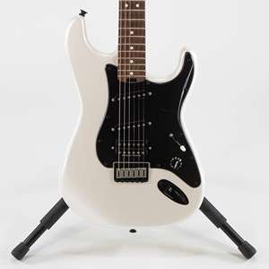 Charvel Jake E Lee Signature Pro-Mod So-Cal Style 1 HSS HT RW - Pearl White with Rosewood Fingerboard
